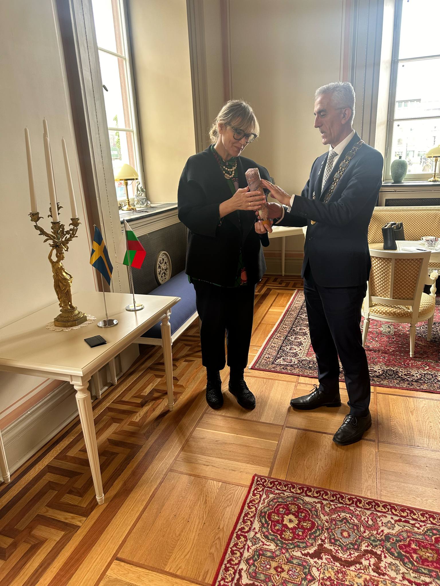  Bulgaria's Ambassador to Sweden, Svetlana Stoycheva-Etropolski, met with the Lord Mayor and Chairman of the City Council of Gothenburg, Mr. Aslan Akbas